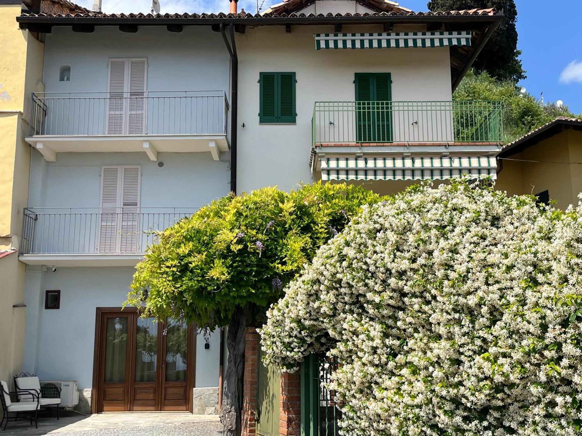 An Tij Sle - Nel Cuore Del Borgo Guarene Esterno foto