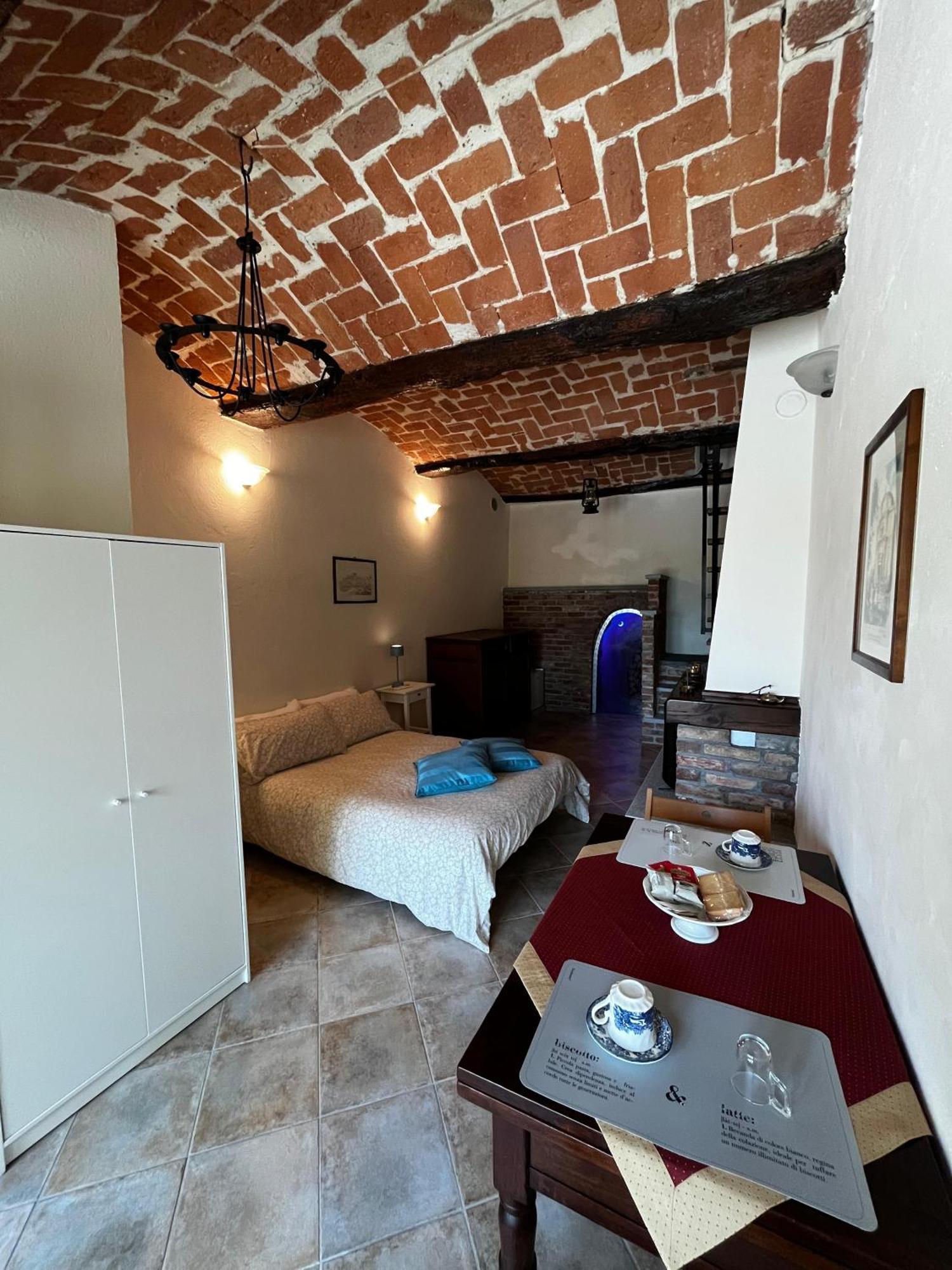 An Tij Sle - Nel Cuore Del Borgo Guarene Esterno foto