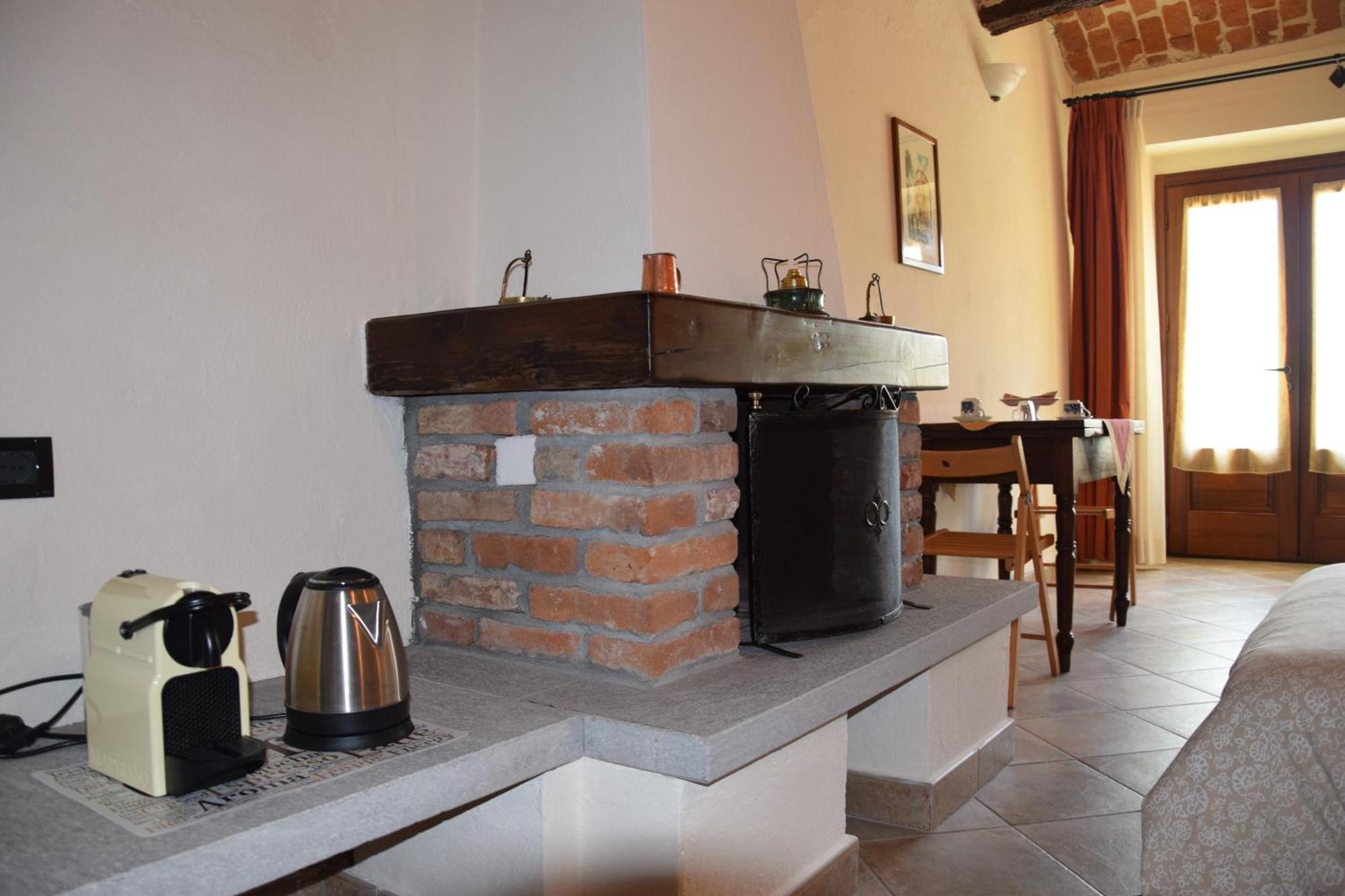An Tij Sle - Nel Cuore Del Borgo Guarene Esterno foto