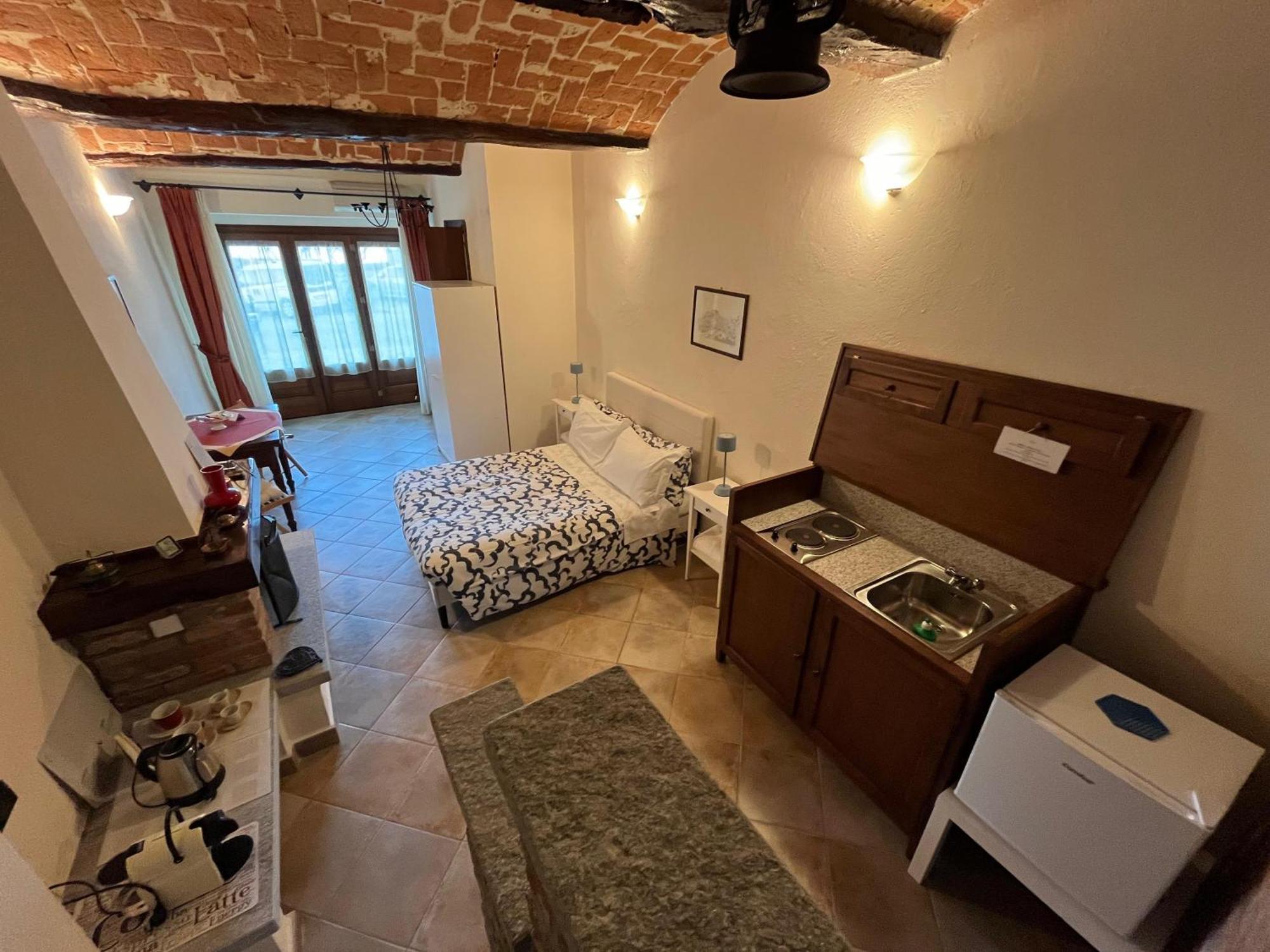 An Tij Sle - Nel Cuore Del Borgo Guarene Esterno foto